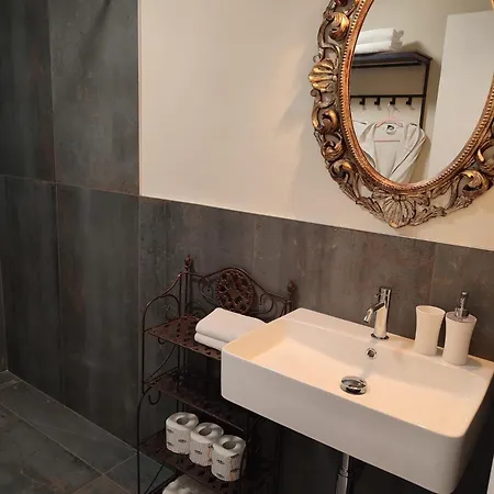 Bella-host By Foresteria Bella * بيرغامو